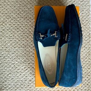 Women’s, Tods, 9.5 size, navy suede loafer style shoe.